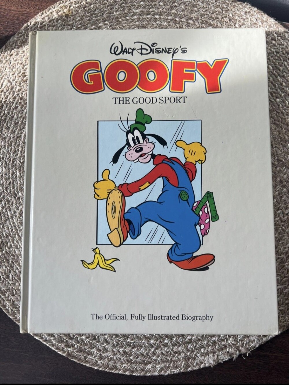 Disney Goofy Hardcover - Red, Blue, Yellow, Green, Black, White.